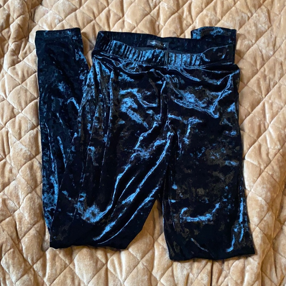 Kendall & Kylie black velvet leggings
